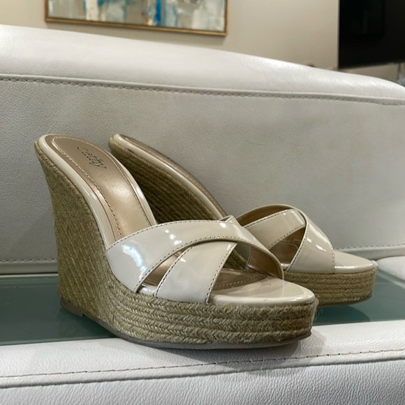 INC NIB 7.5 cream beige patent crossover straps espadrille wedge 5” creamy beige - Picture 13 of 14